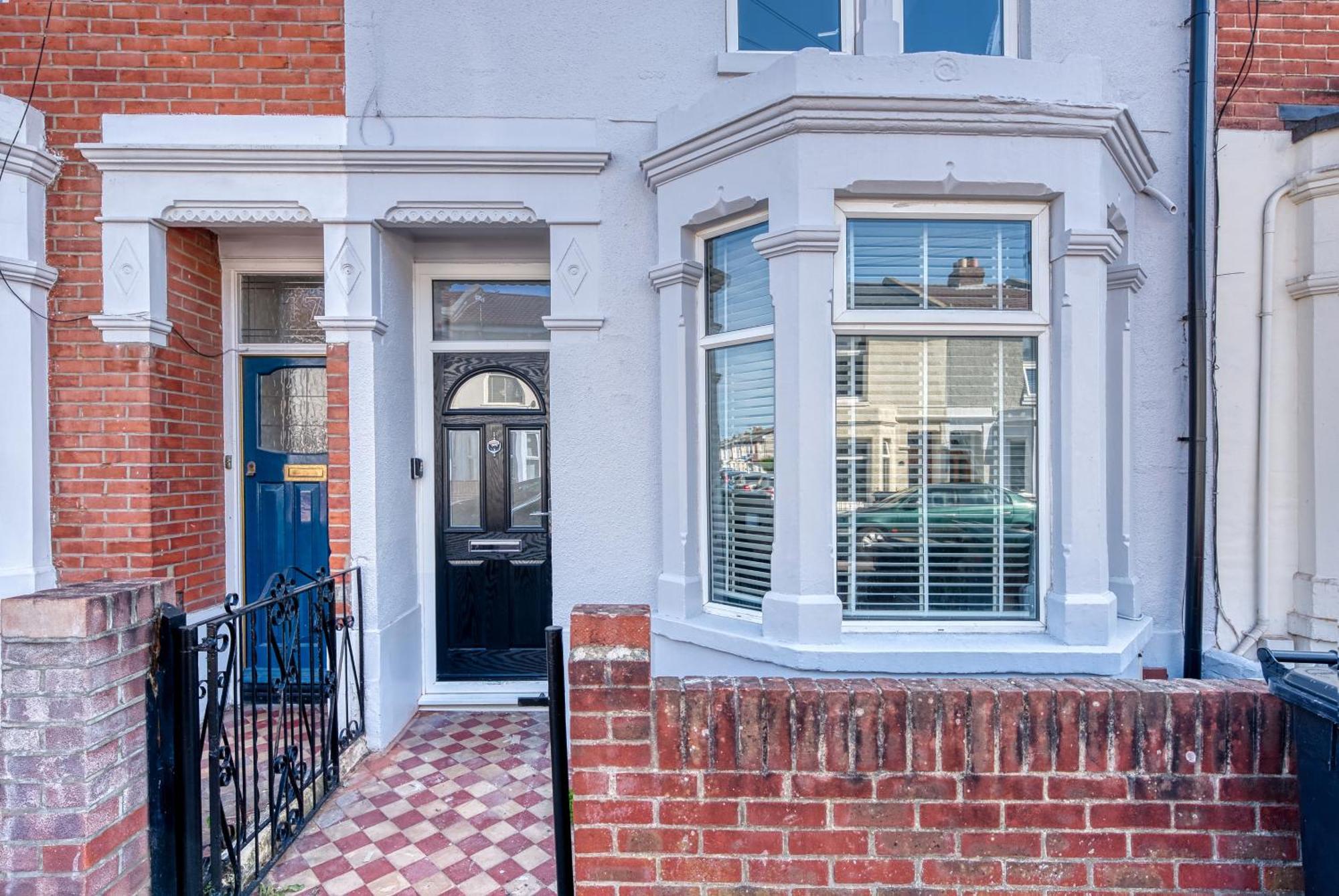 Holiday home Stunning Design 3-Bedroom Townhouse Retreat In Southsea, Sleeps 8, Chic And Spacious - By Blue Puffin Stays *