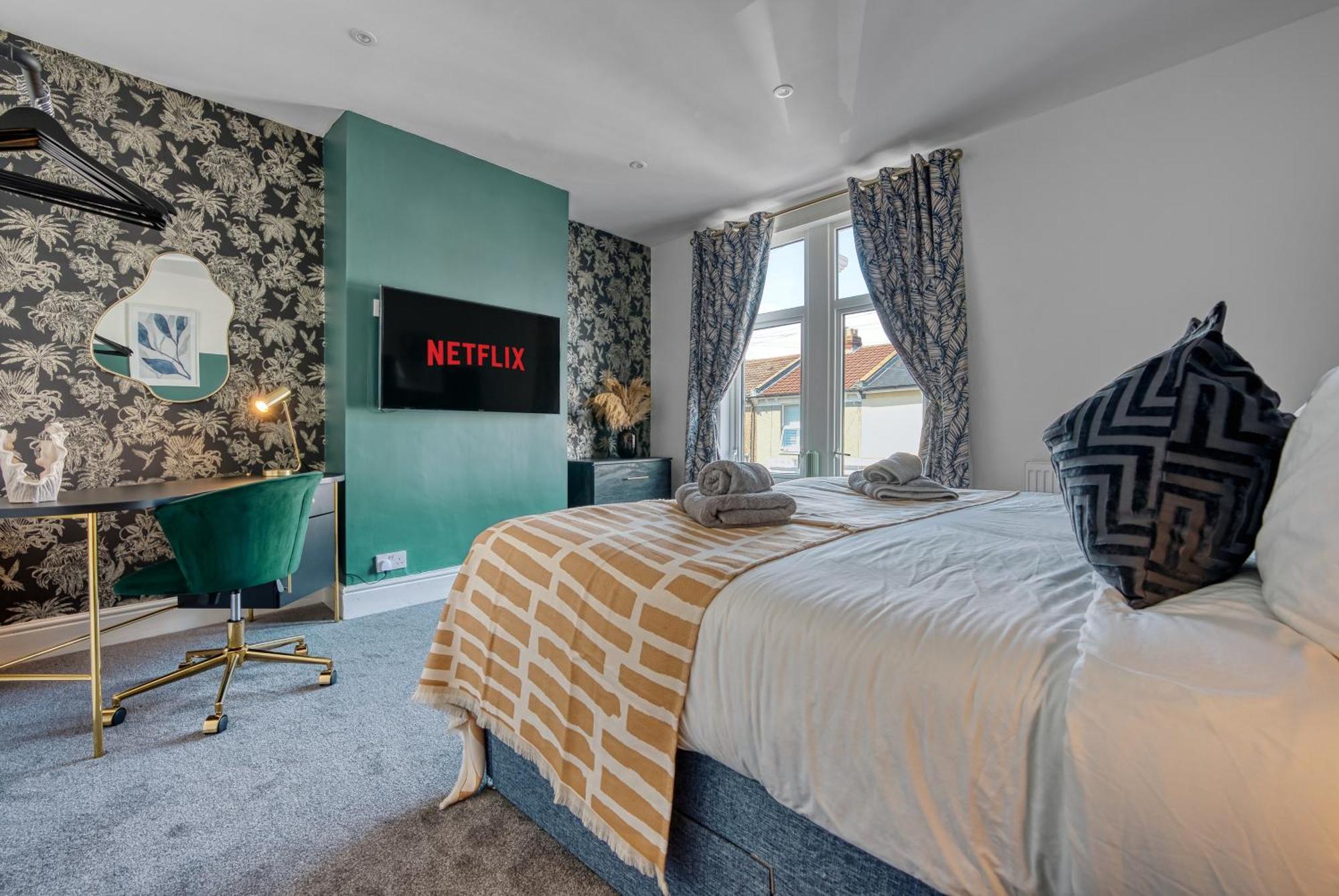 Stunning Design 3-Bedroom Townhouse Retreat In Southsea, Sleeps 8, Chic And Spacious - By Blue Puffin Stays Holiday home Portsmouth