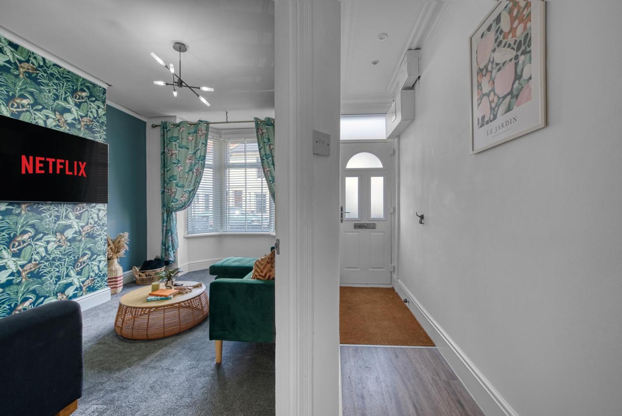Stunning Design 3-Bedroom Townhouse Retreat In Southsea, Sleeps 8, Chic And Spacious - By Blue Puffin Stays * Portsmouth