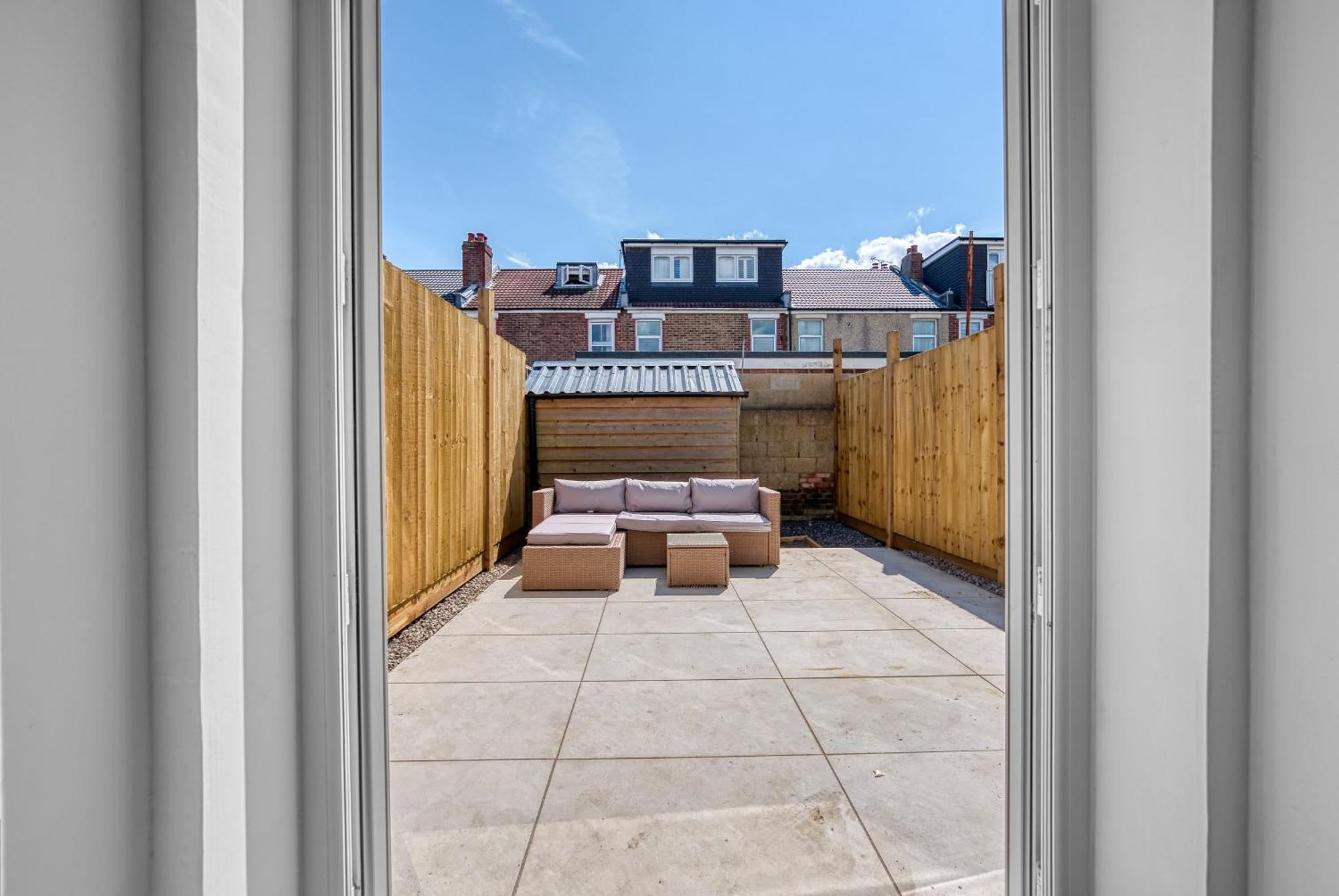 Stunning Design 3-Bedroom Townhouse Retreat In Southsea, Sleeps 8, Chic And Spacious - By Blue Puffin Stays Portsmouth
